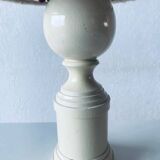Lampe en bois tourné et perles