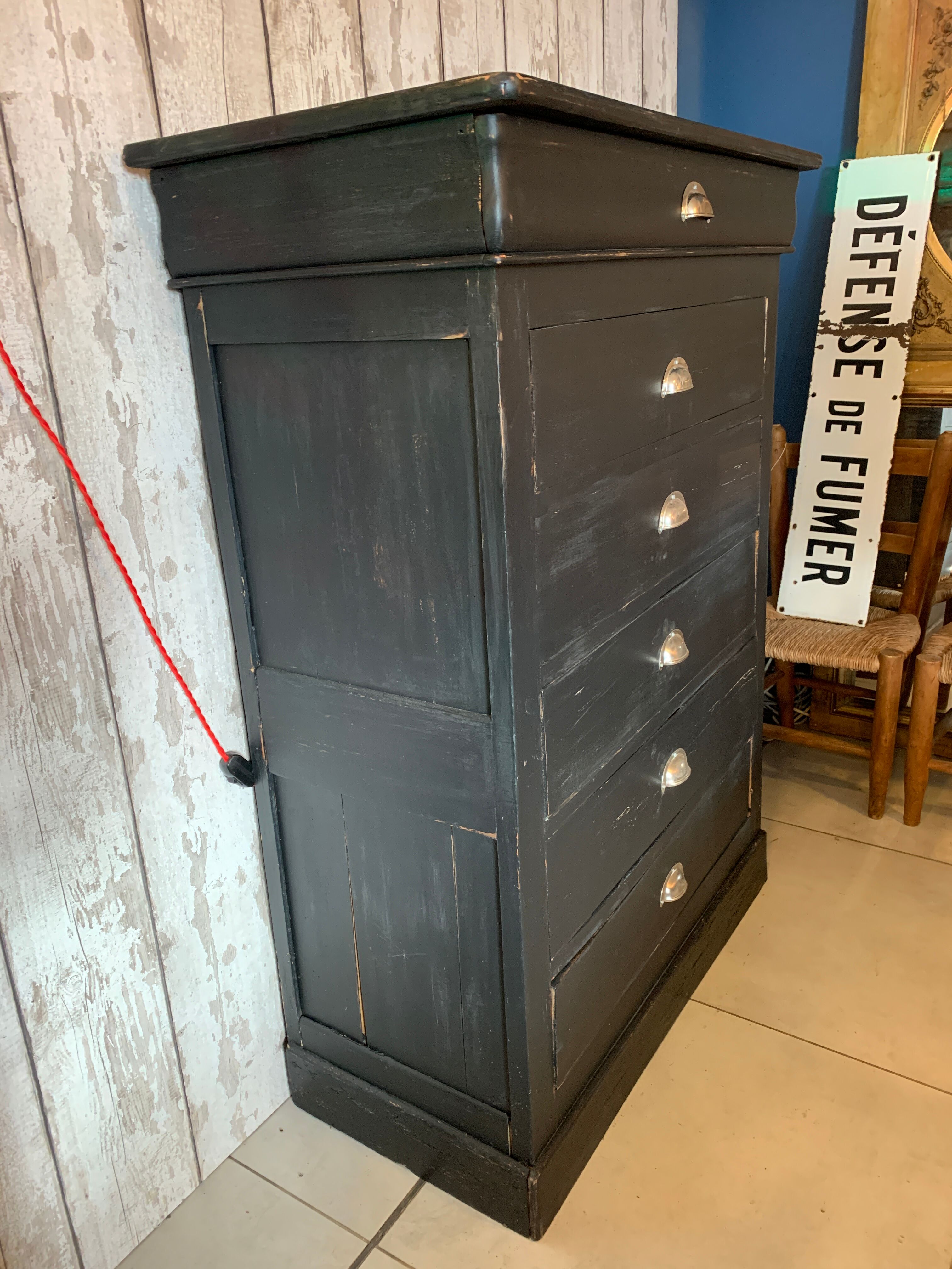 Dresser black patina