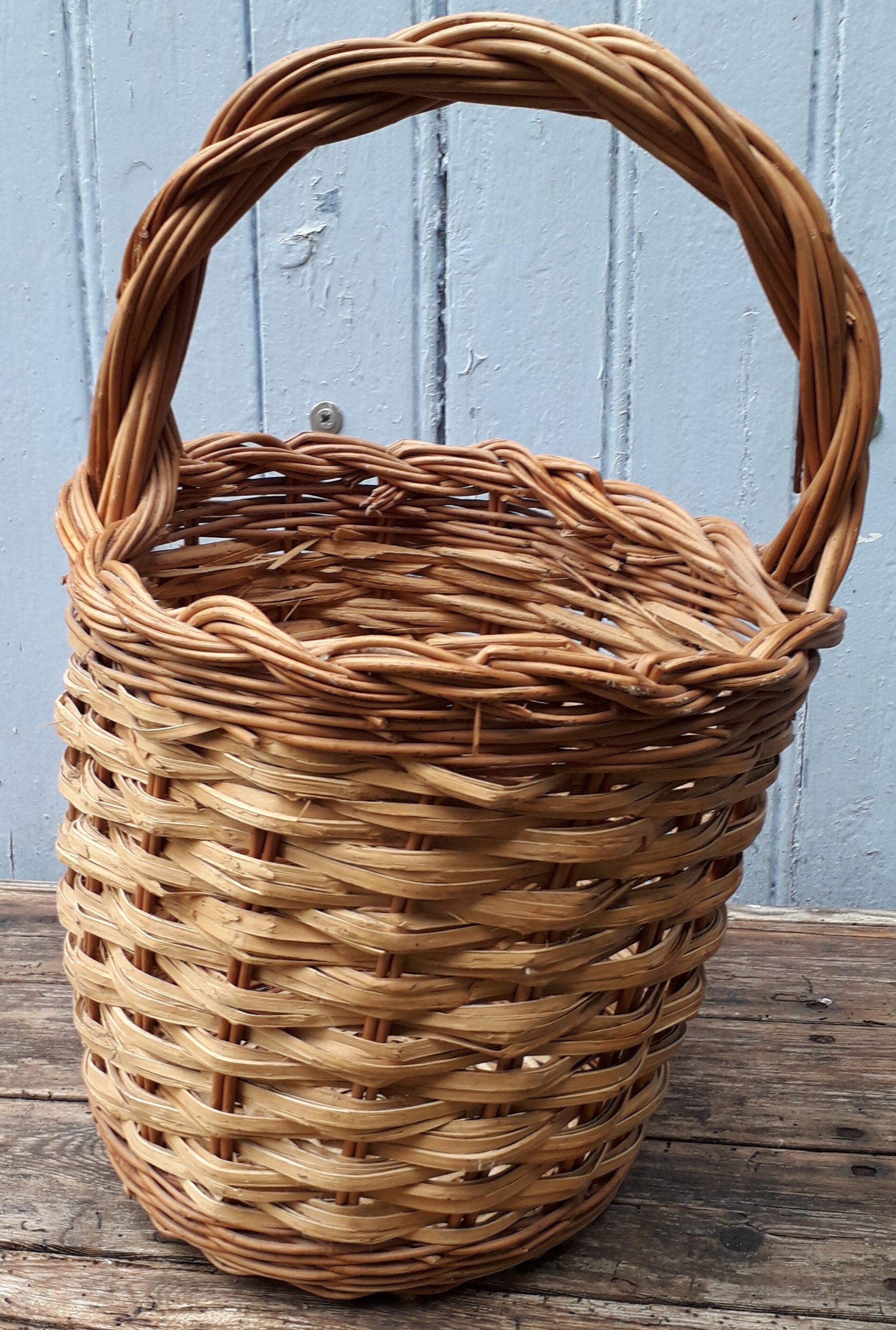 wicker round basket