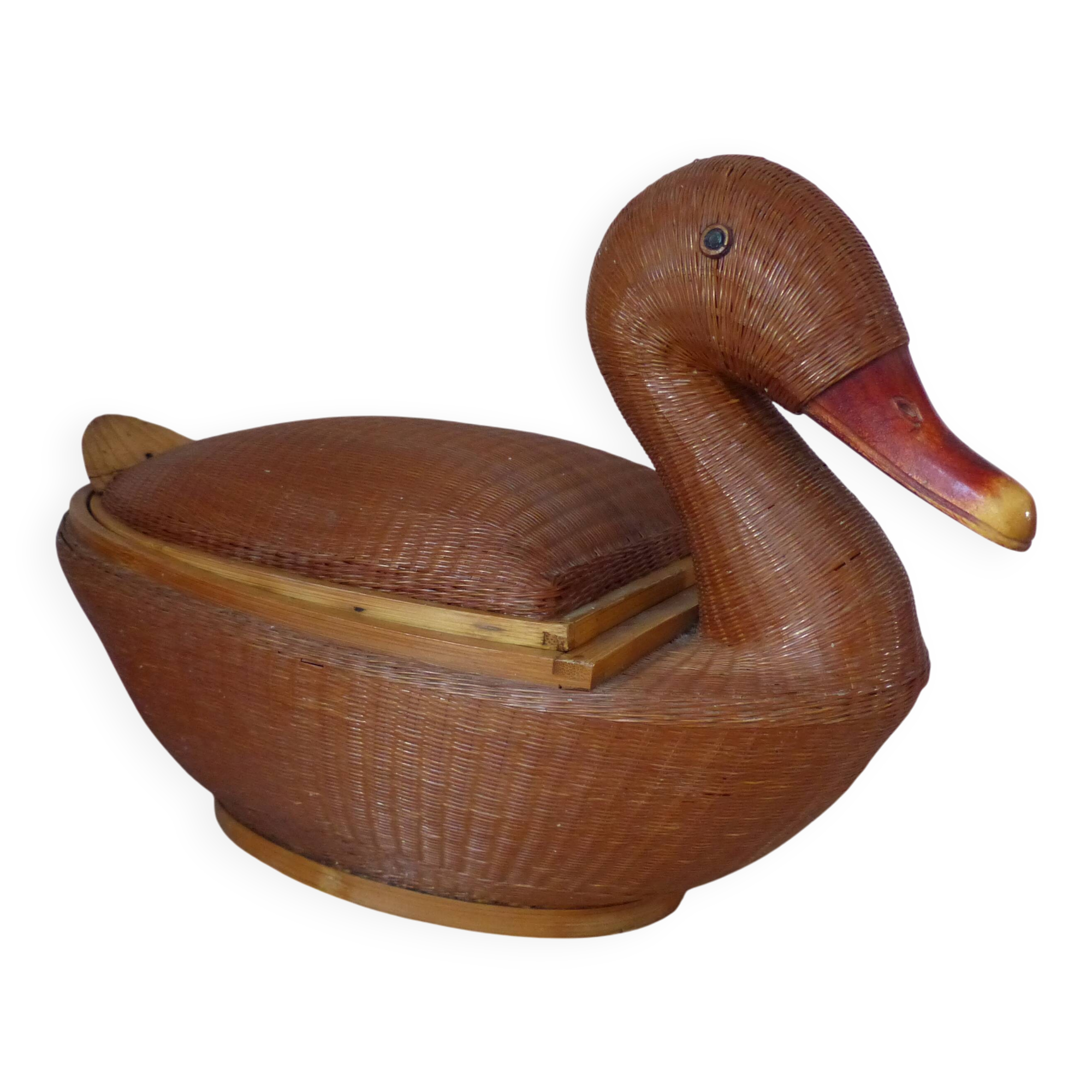 Vintage Chinese wicker duck – woven basket from the 1970s with a lid.