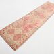 Vintage Runner Kilim, Tons Rose et Beige, Motifs Anatoliens Géométriques