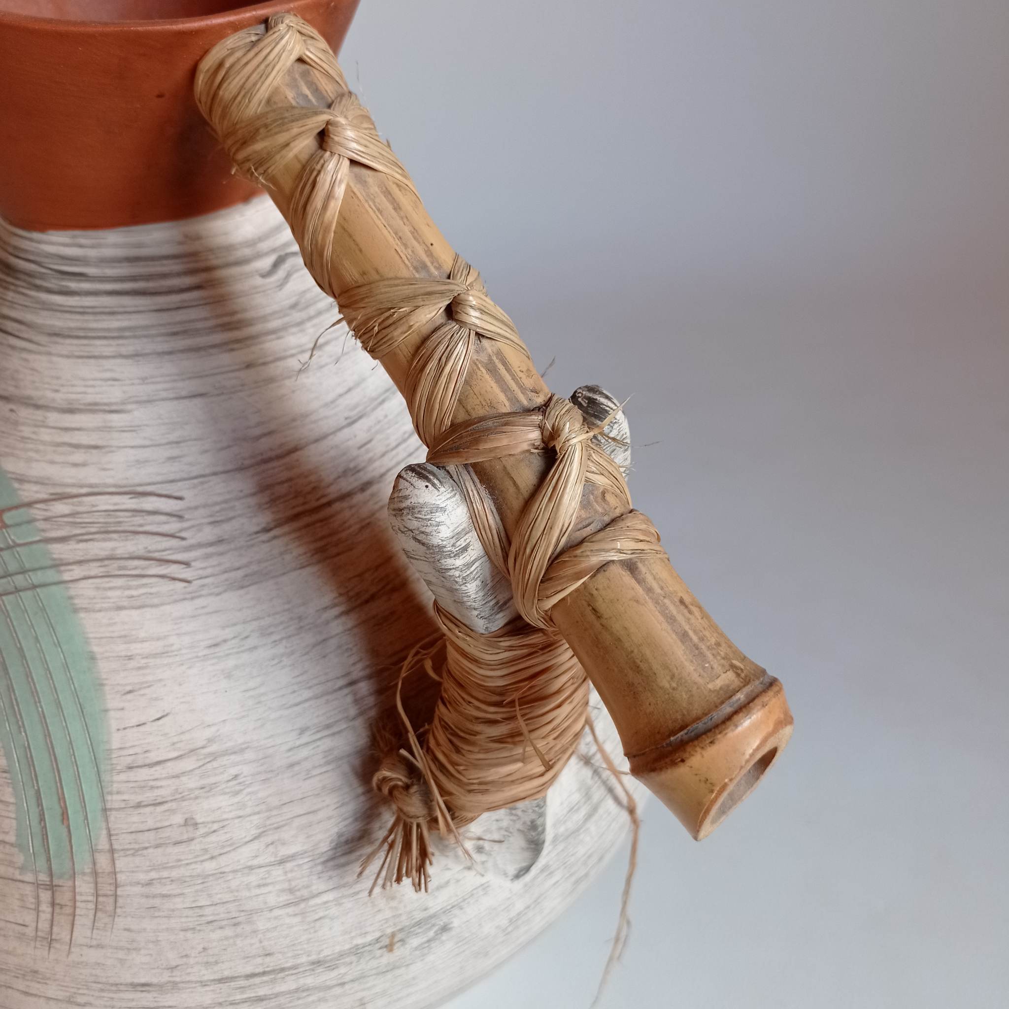 Carafe d’eau faite à la main des années 50