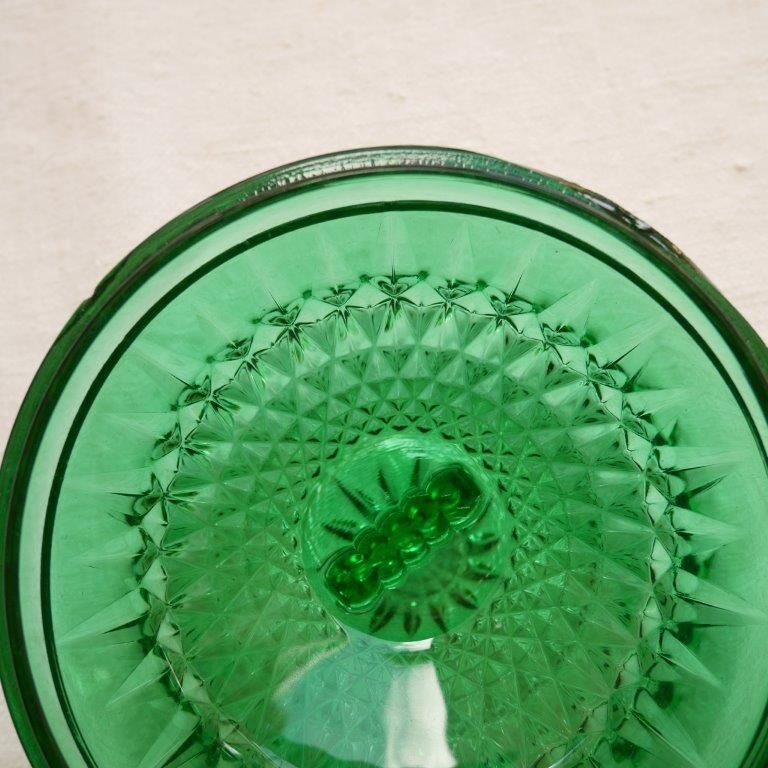 Candy or sugar maker in green glass Arcoroc