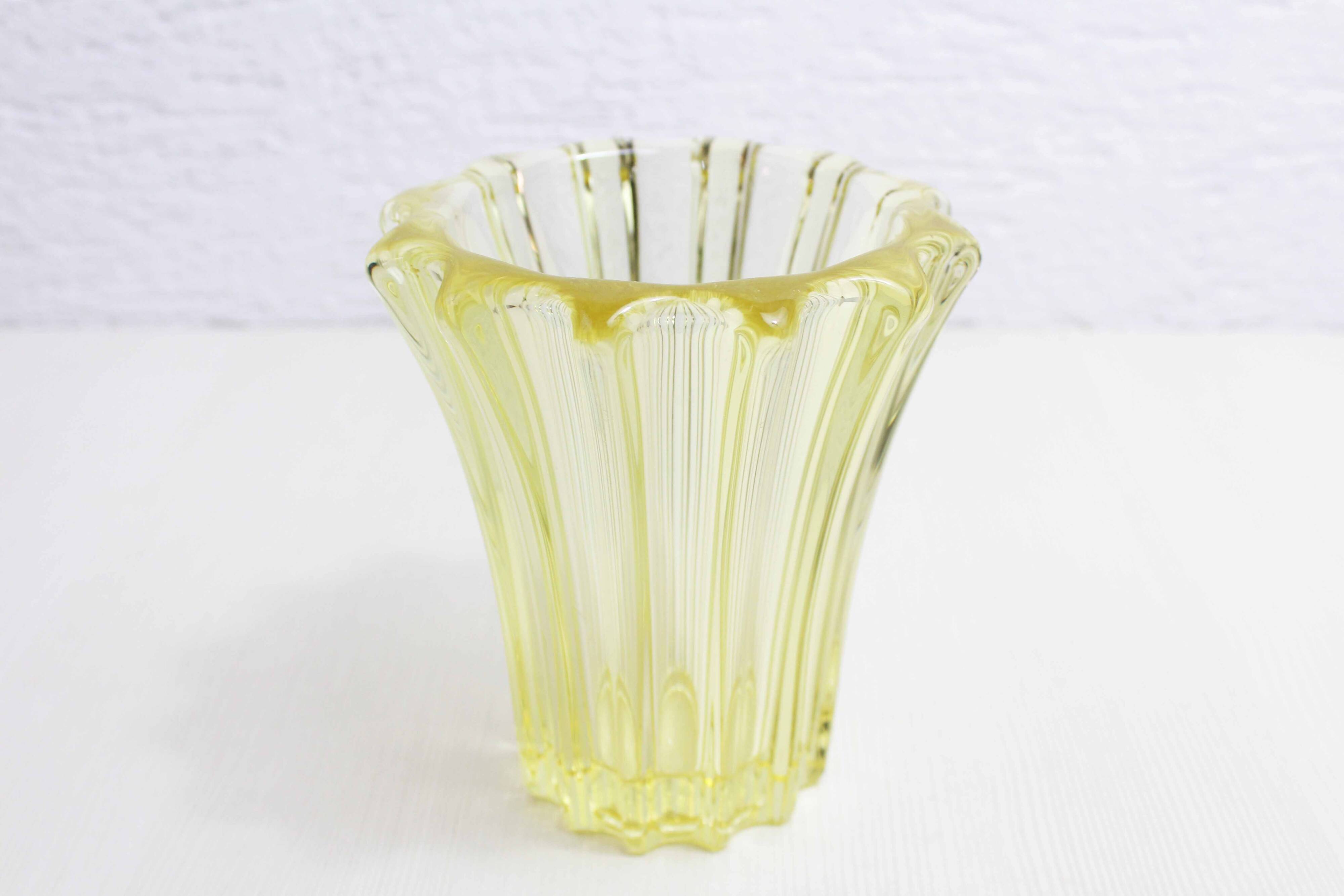 Vase Art Deco Pierre D'Avesn jaune