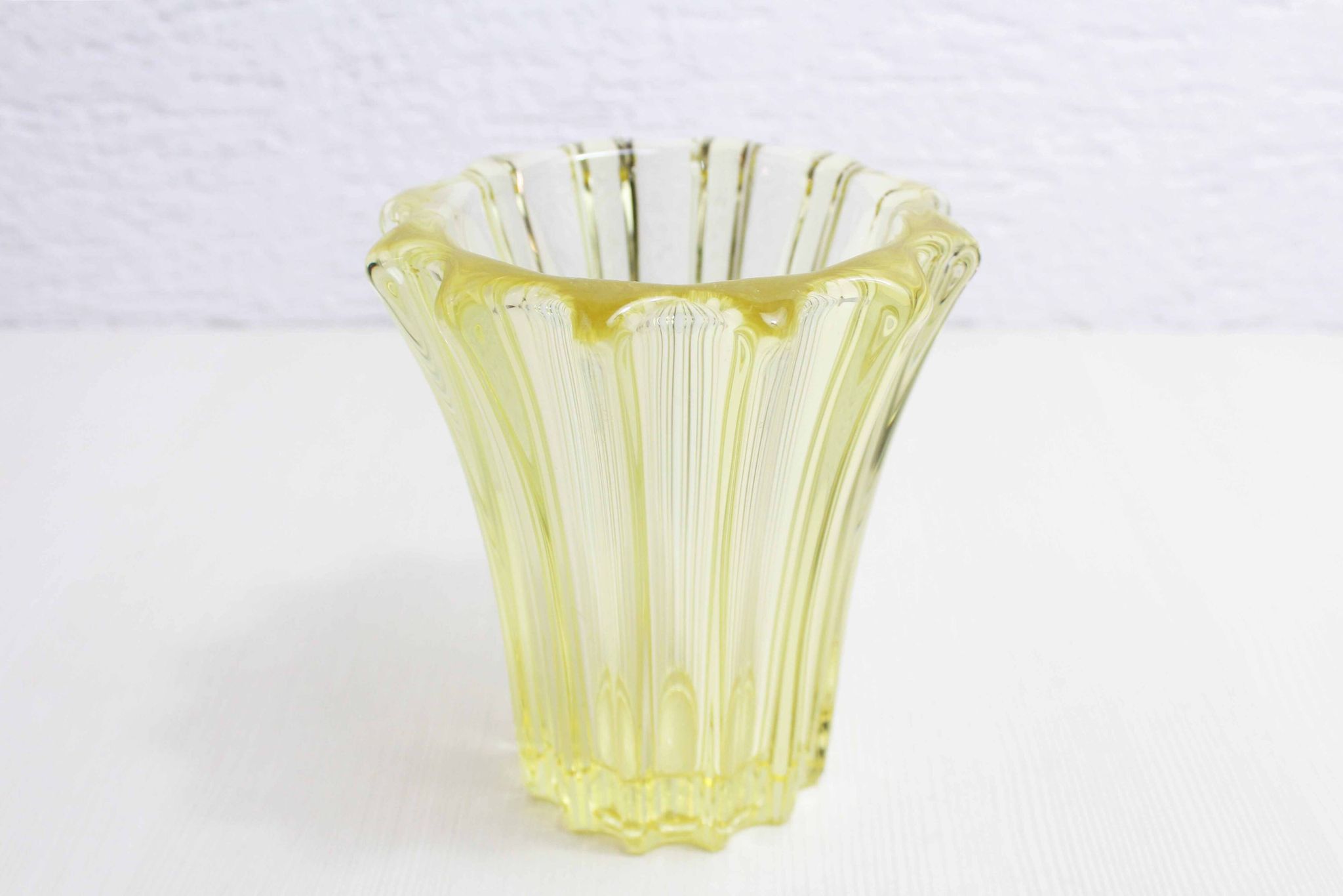 Vase Art Deco Pierre D'Avesn jaune