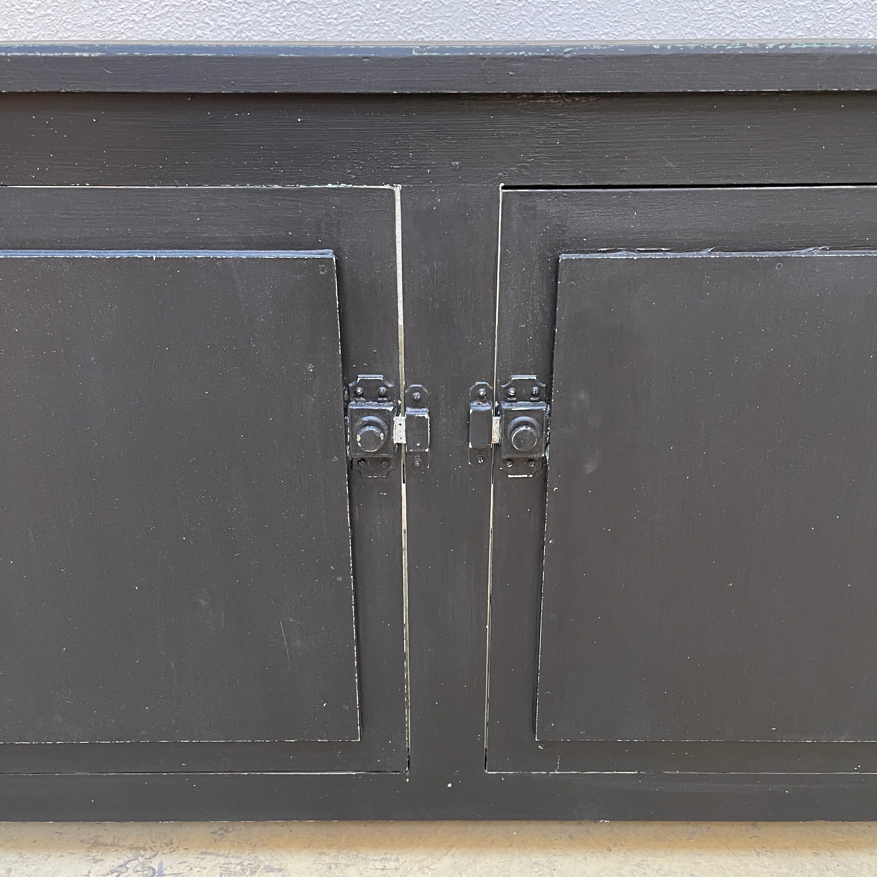 Commercial display cabinet