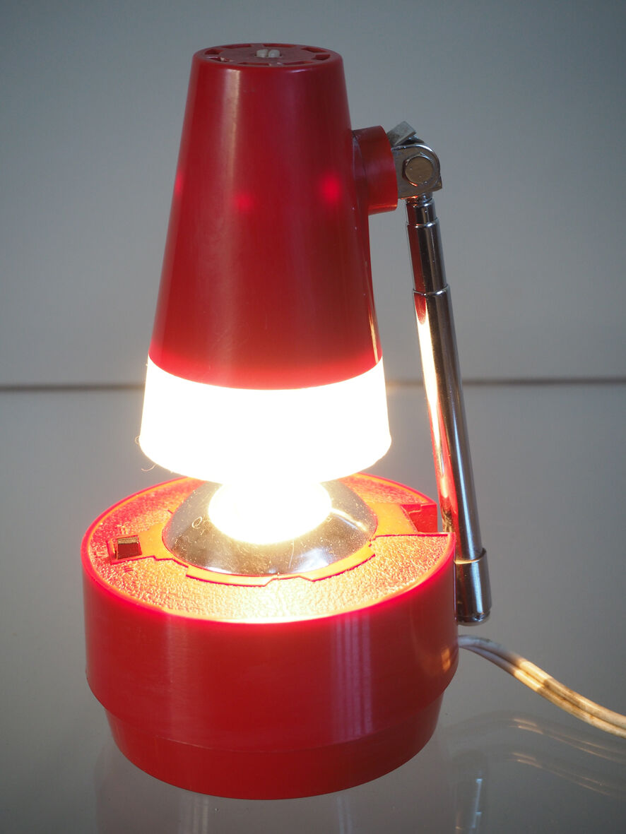 Japanese telescopic arm lamp