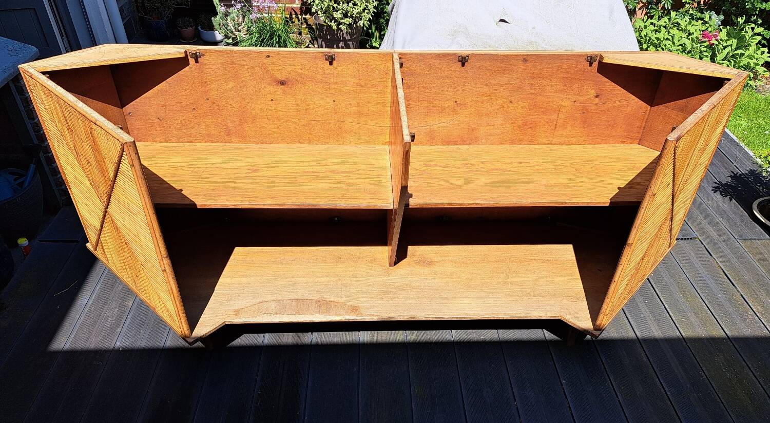 Bamboo and rattan counter