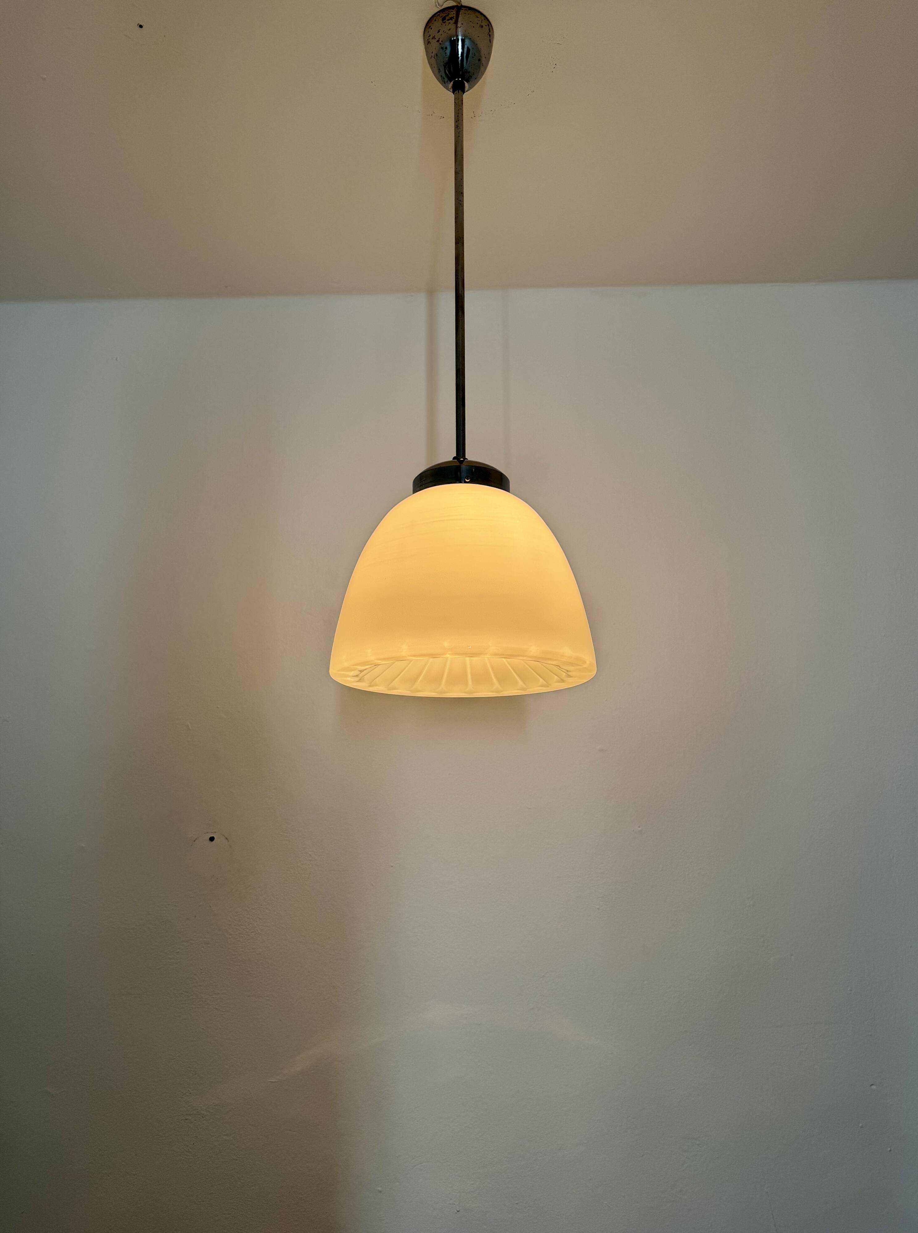 Suspension en verre opalin de Napako