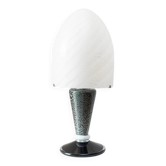 Lampe de table en verre de Murano en forme de champignon avec des accents argentés, tourbillon noir et blanc, époque spatiale des années 1970.