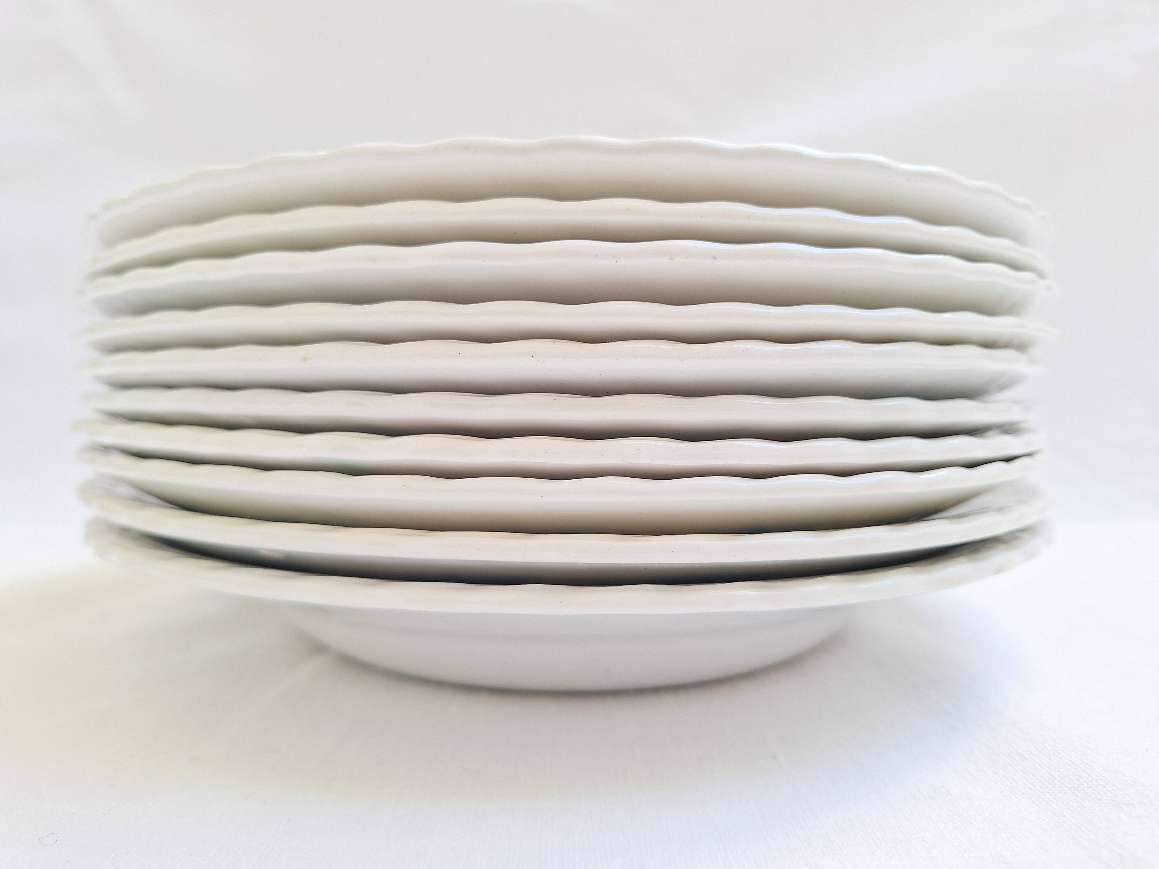 10 Amandinoise soup plates with blue oak leaves