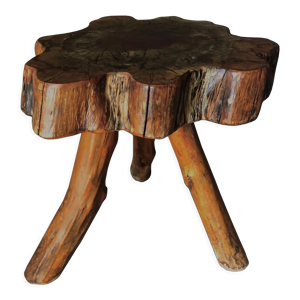 tabouret brutaliste rondins