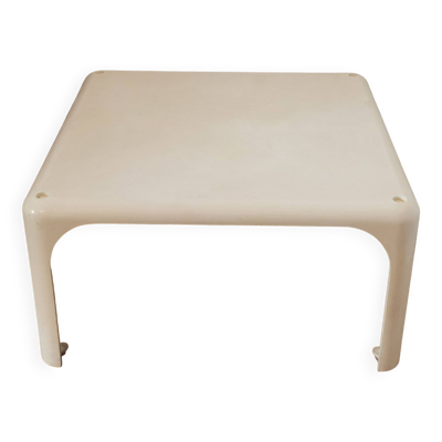 Table basse modèle DEMETRIO 45 blanche design Vico Magistretti par Artemide Italie 1960