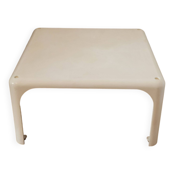 Table basse modèle DEMETRIO 45 blanche design Vico Magistretti par Artemide Italie 1960