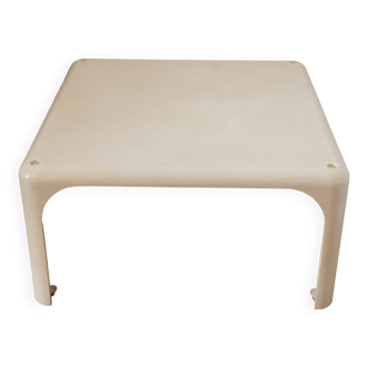 Table basse modèle DEMETRIO 45 blanche design Vico Magistretti par Artemide Italie 1960