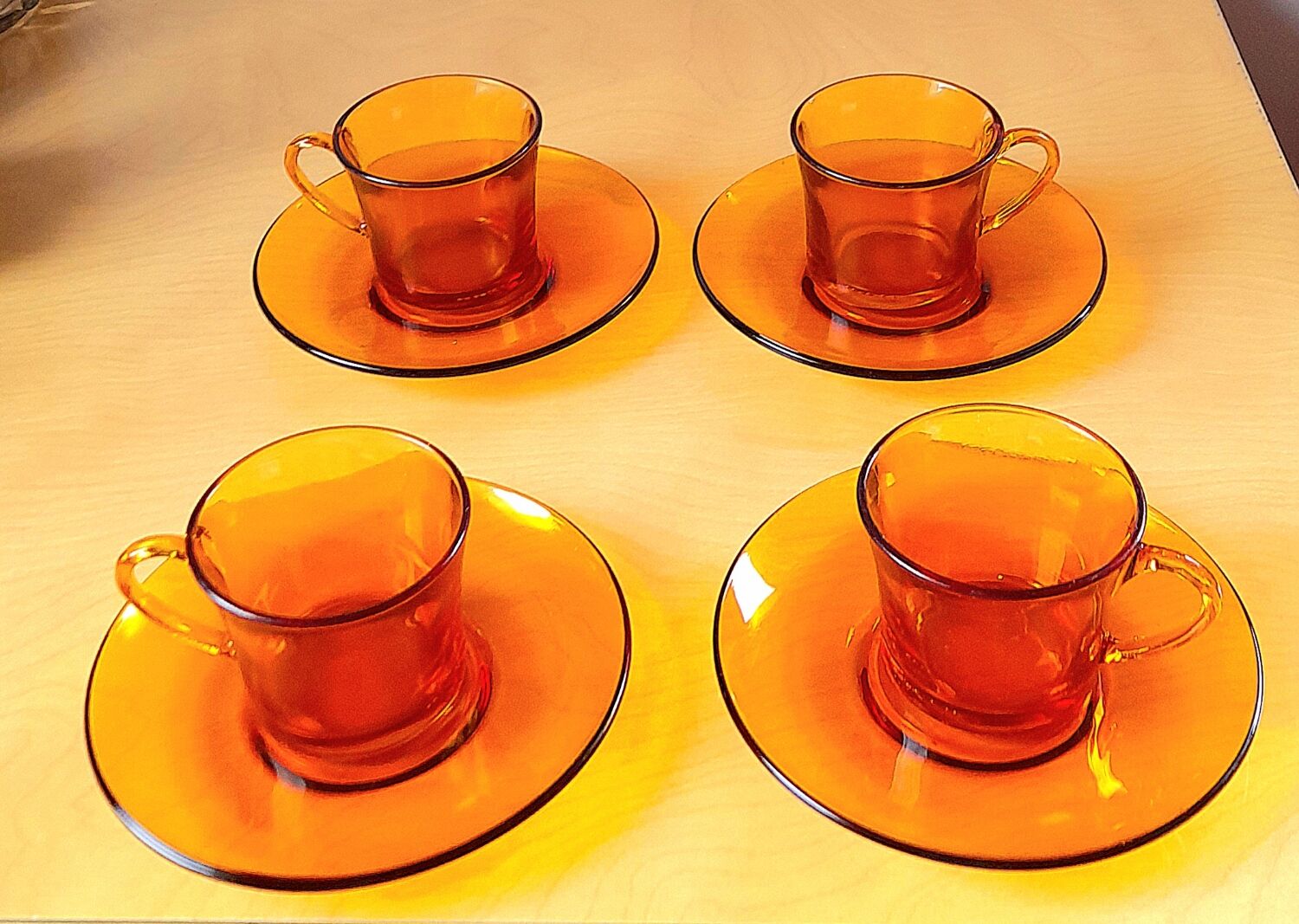 Amber coffee cups 70s