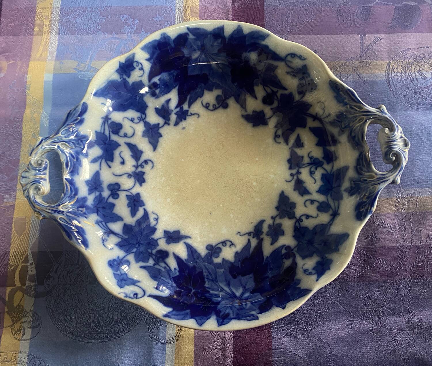 Deep dish U&C Sarreguemines model Bryonia