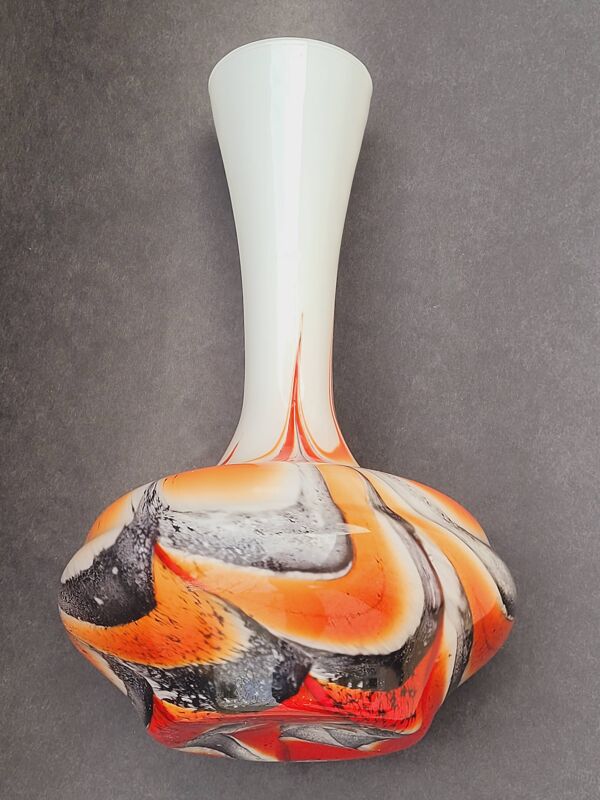 Vase vintage Italie par Carlo Moretti  1970 opaline orange noir