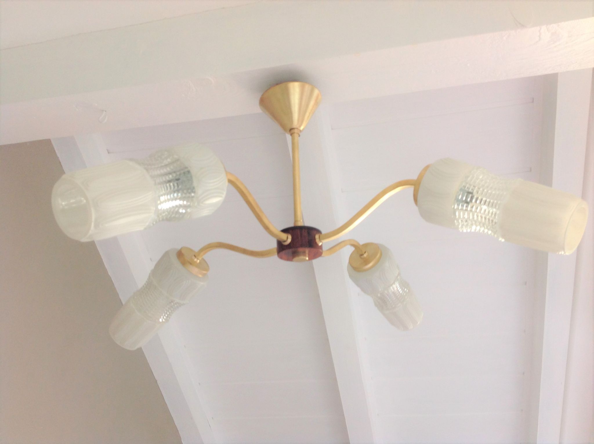 Four-burner chandelier in brass and two-tone glass Scandinavian style / vintage 60s-70s