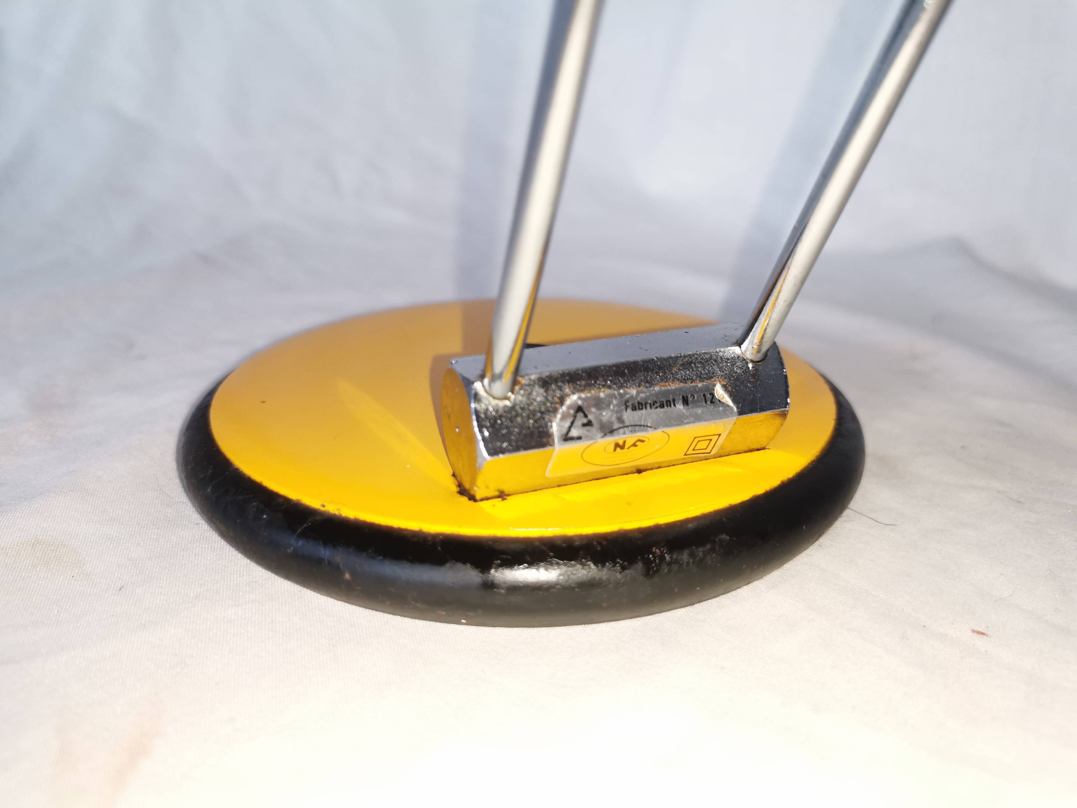 Articulated lamp in lacquered steel, Aluminor, France, 1980.