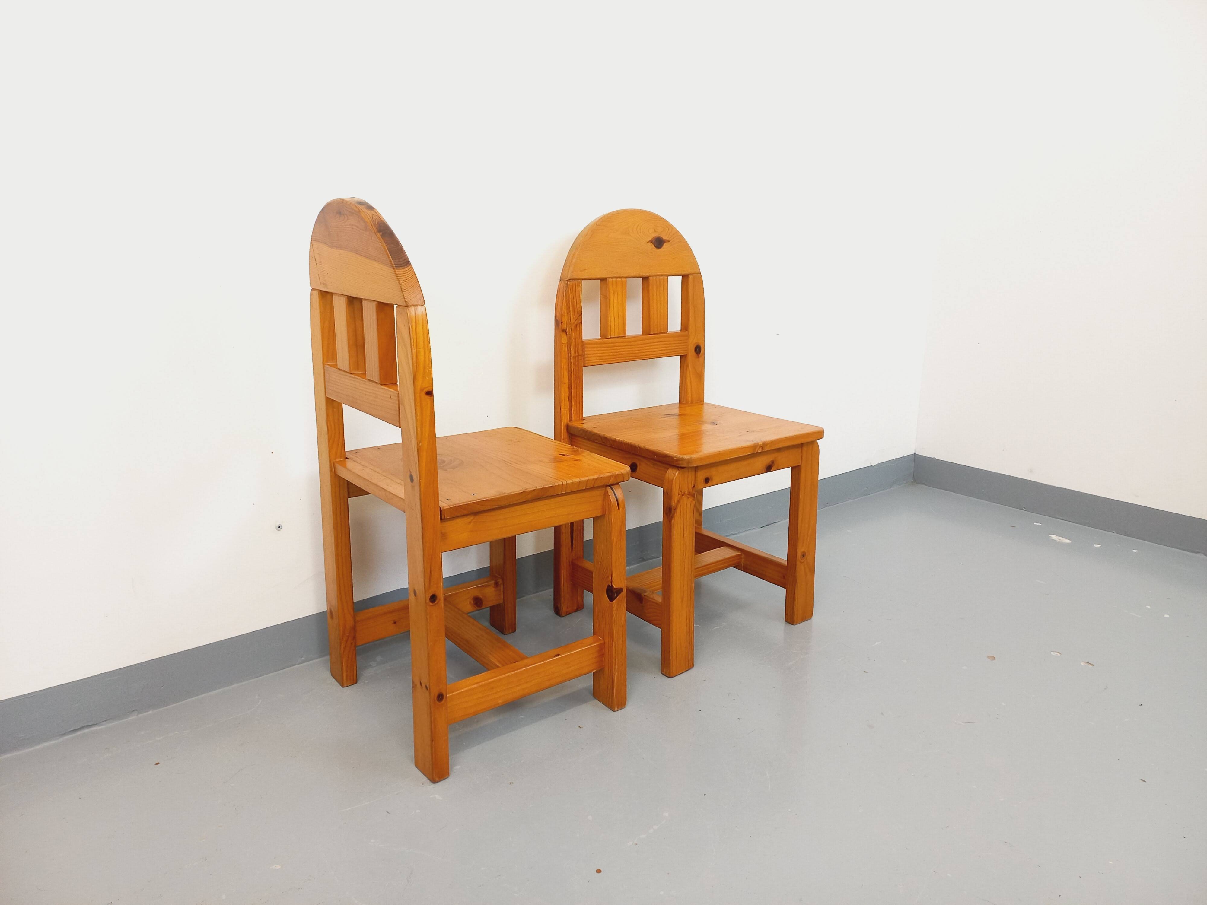 Paire de chaises vintage en pin des années 70 80
