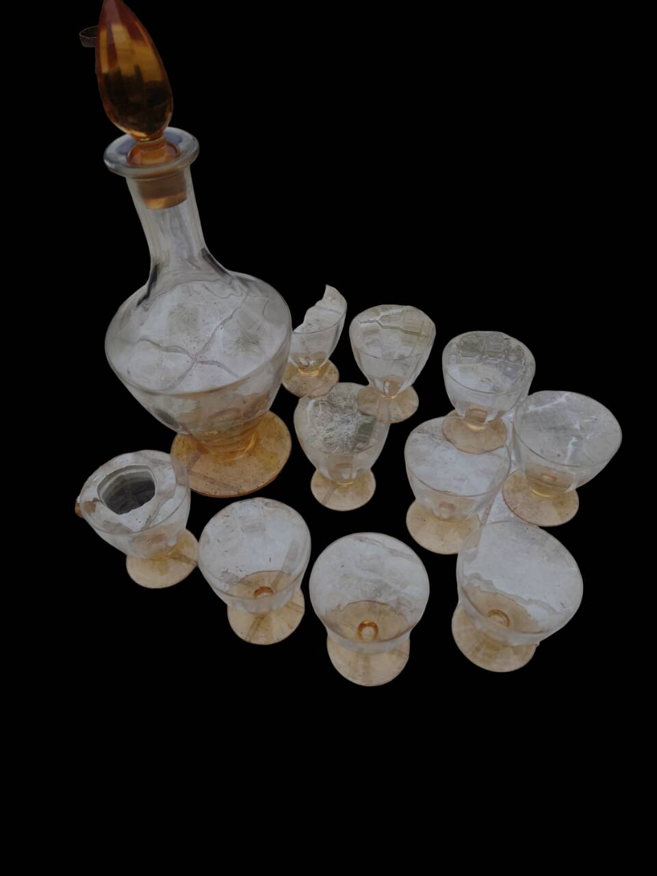 Amber liquor service 1930 glass and faceted carafe