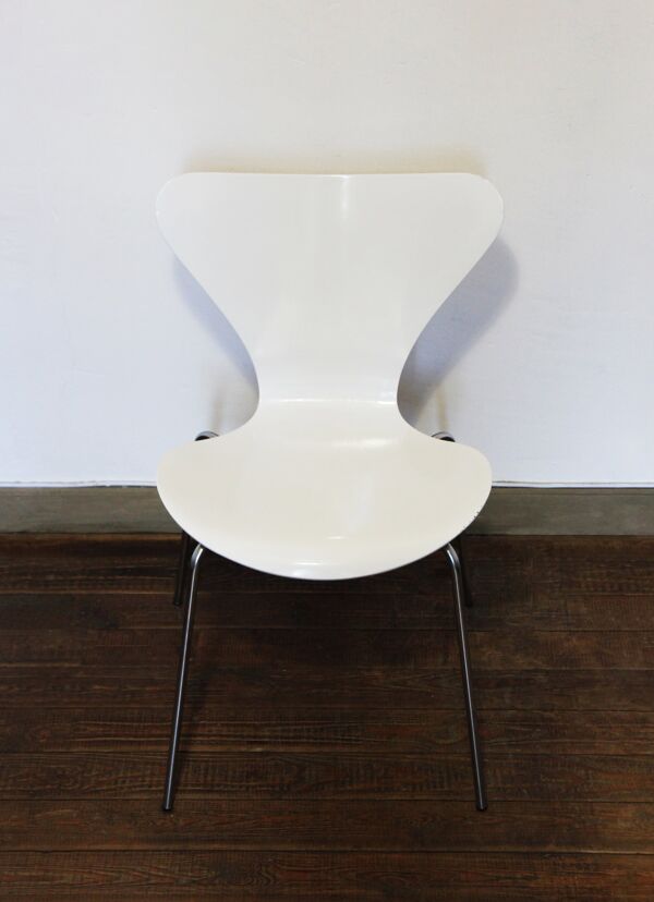 Chaise 3107 dite série 7 par Arne Jacobsen, 1967