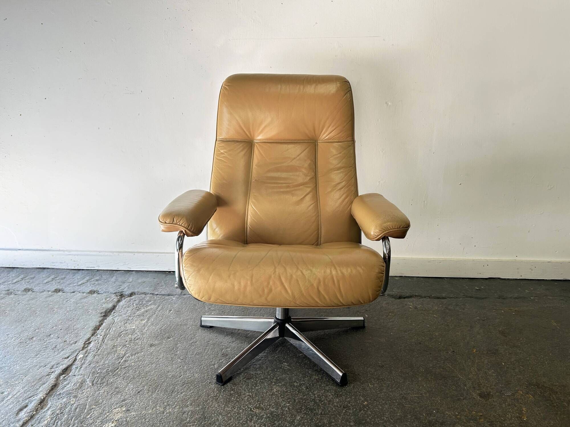 Mid-Century Scandinavian Leather Reclining Lounge Chair Chrome frame 1960s-
