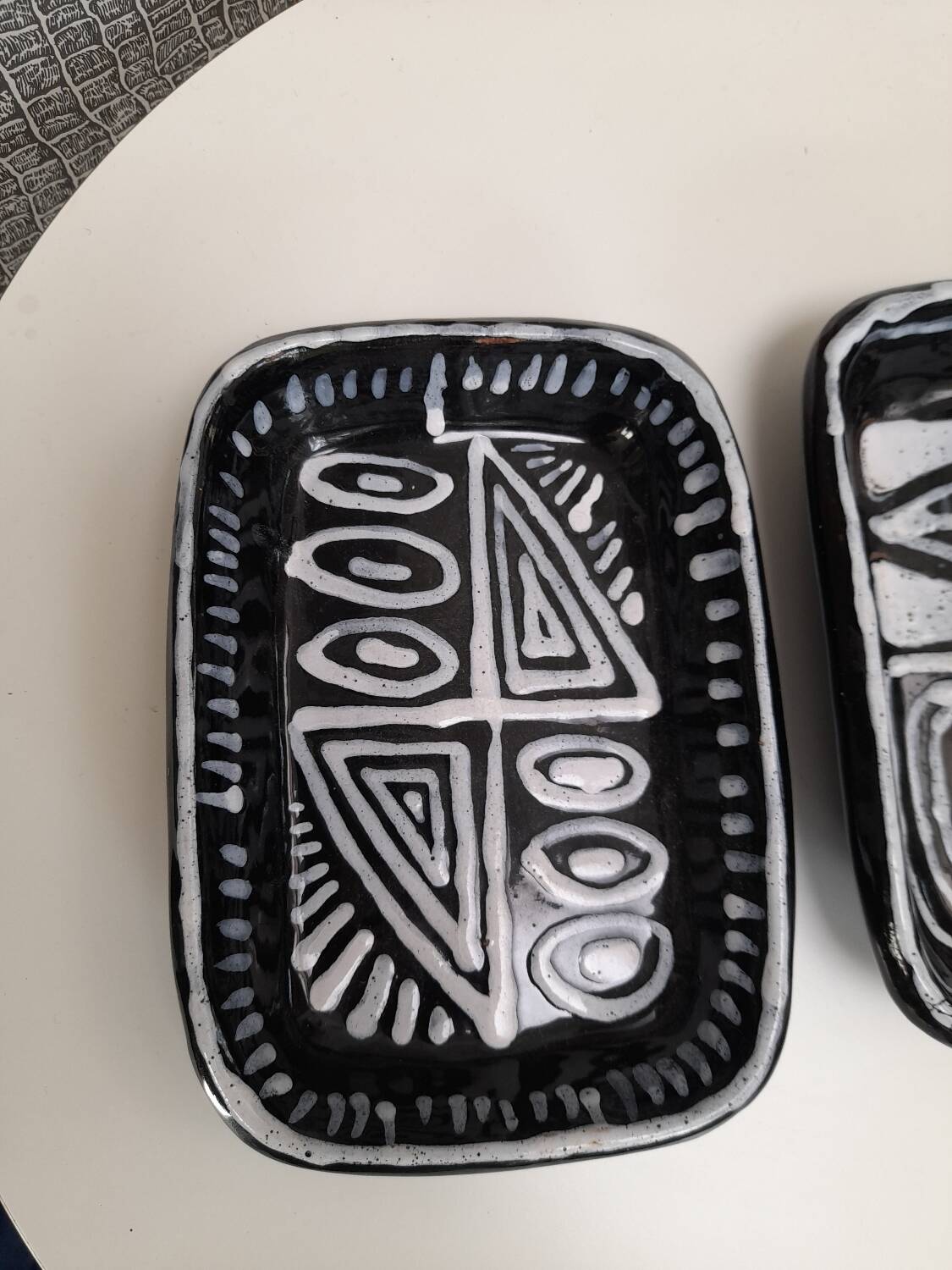 2 geometric dishes Vallauris Cerenne