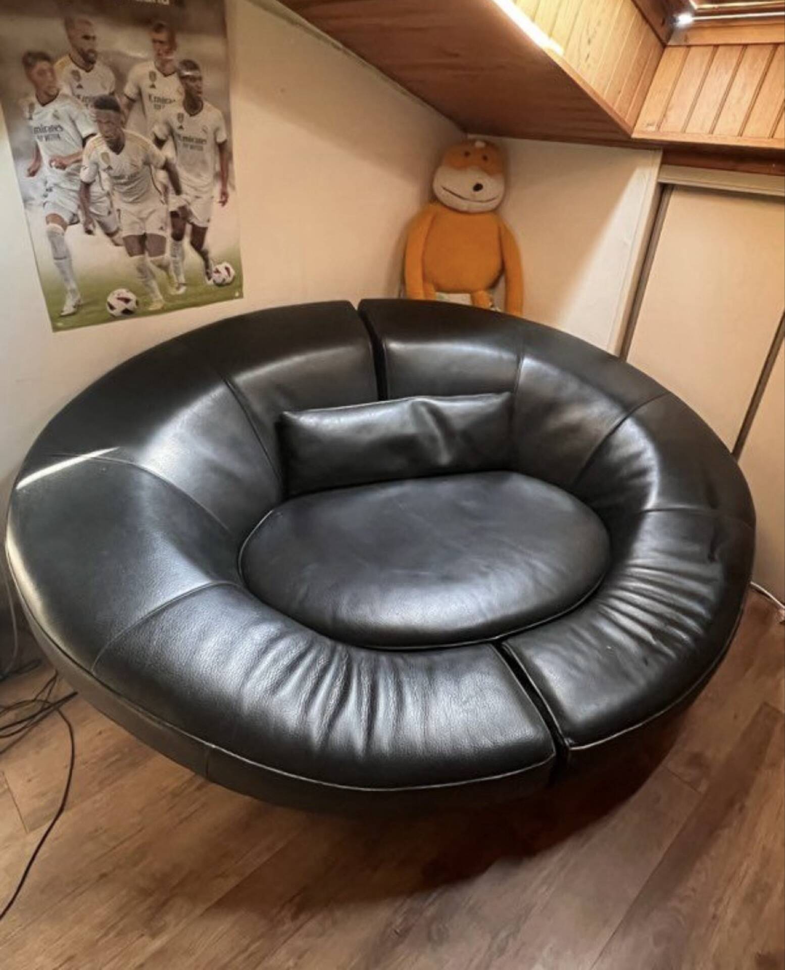 canapé rond noir en cuir DS-152  sede Jane Worthington