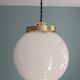Lot de 3 suspensions art deco avec globe en opaline blanche