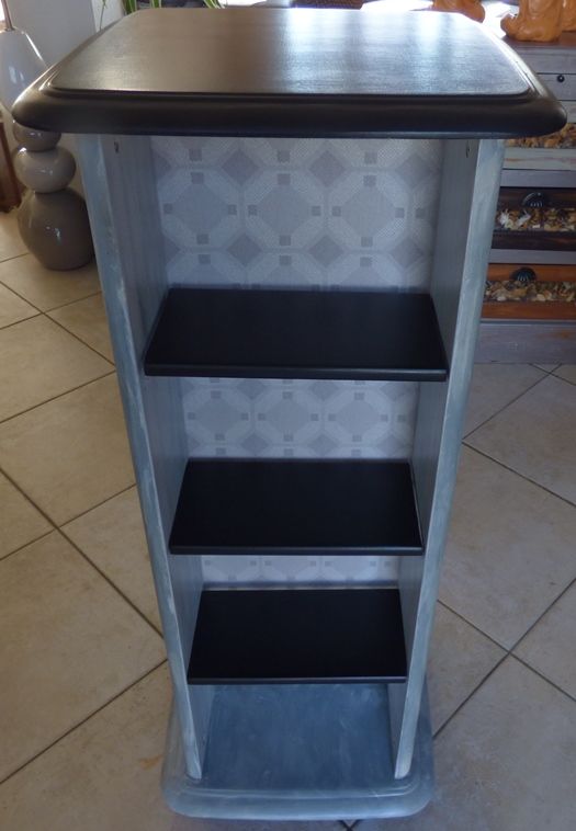 Two-sided furniture in quality wood merisier passes everywhere two sides with swivel top