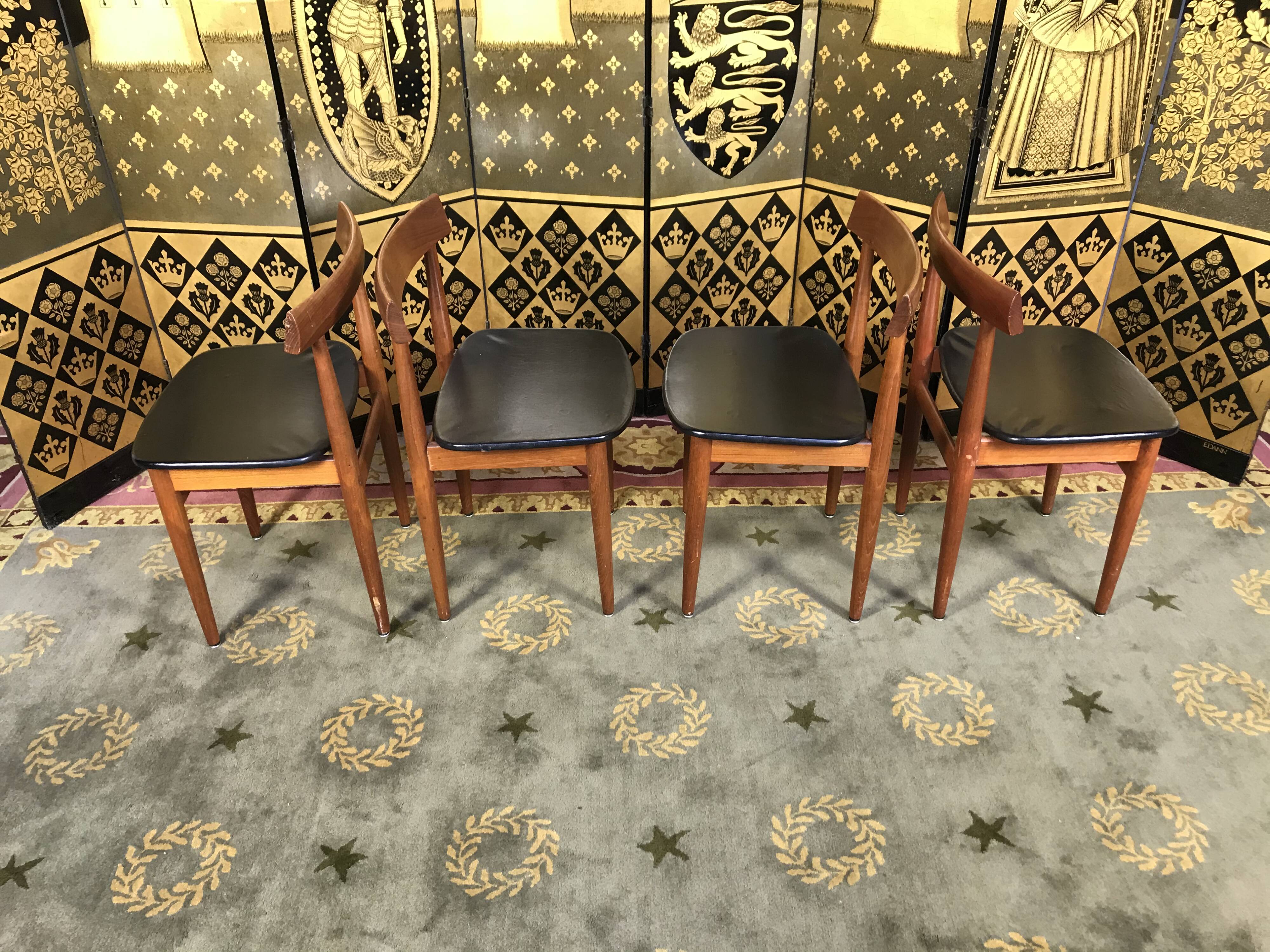 Scandinavian teak dining table and 4 Hans Olsen chairs for Frem Rojle