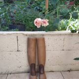 Shoe trees for old boots