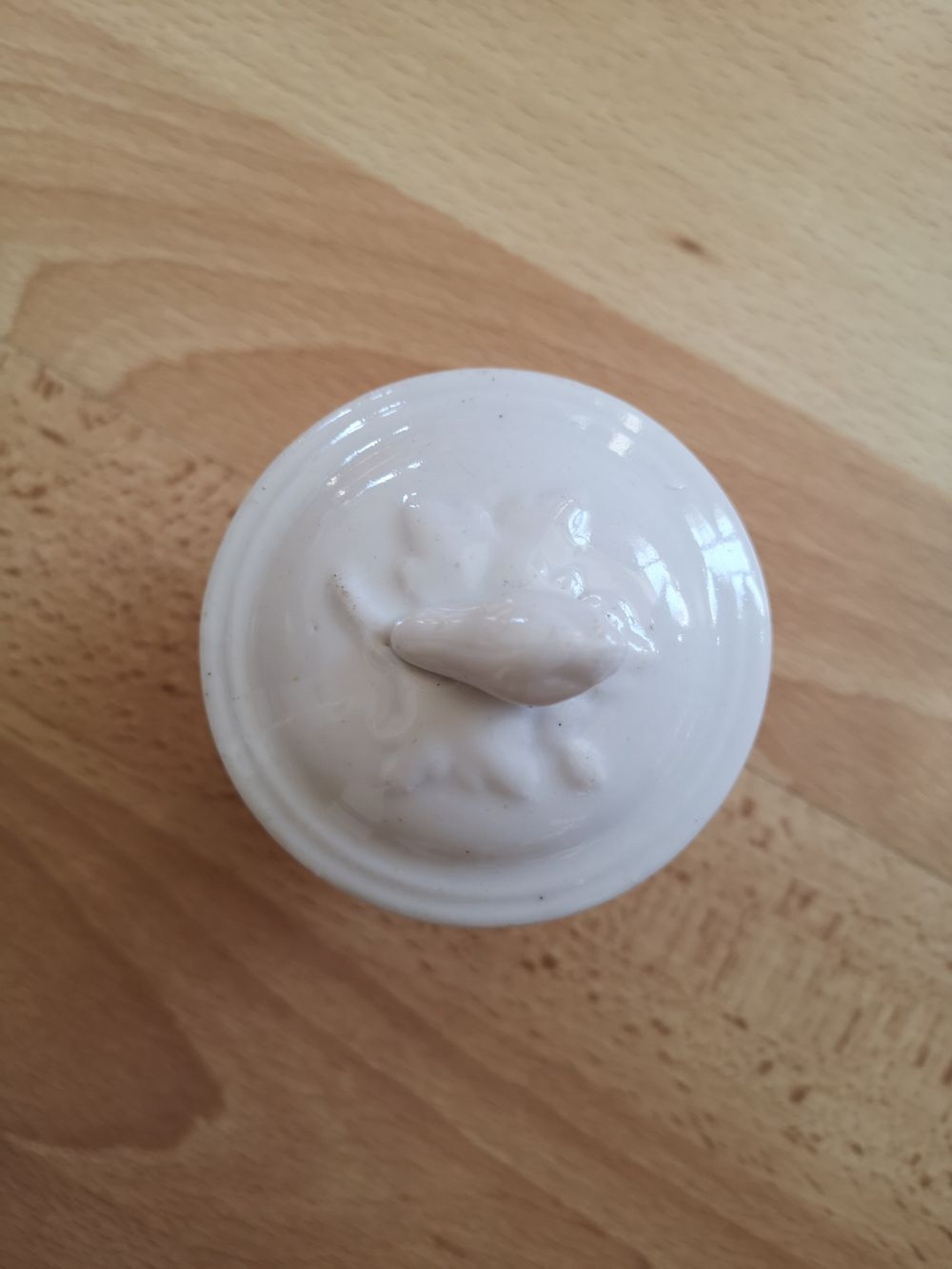 Porcelain cream pot - late 18th/early 19th century