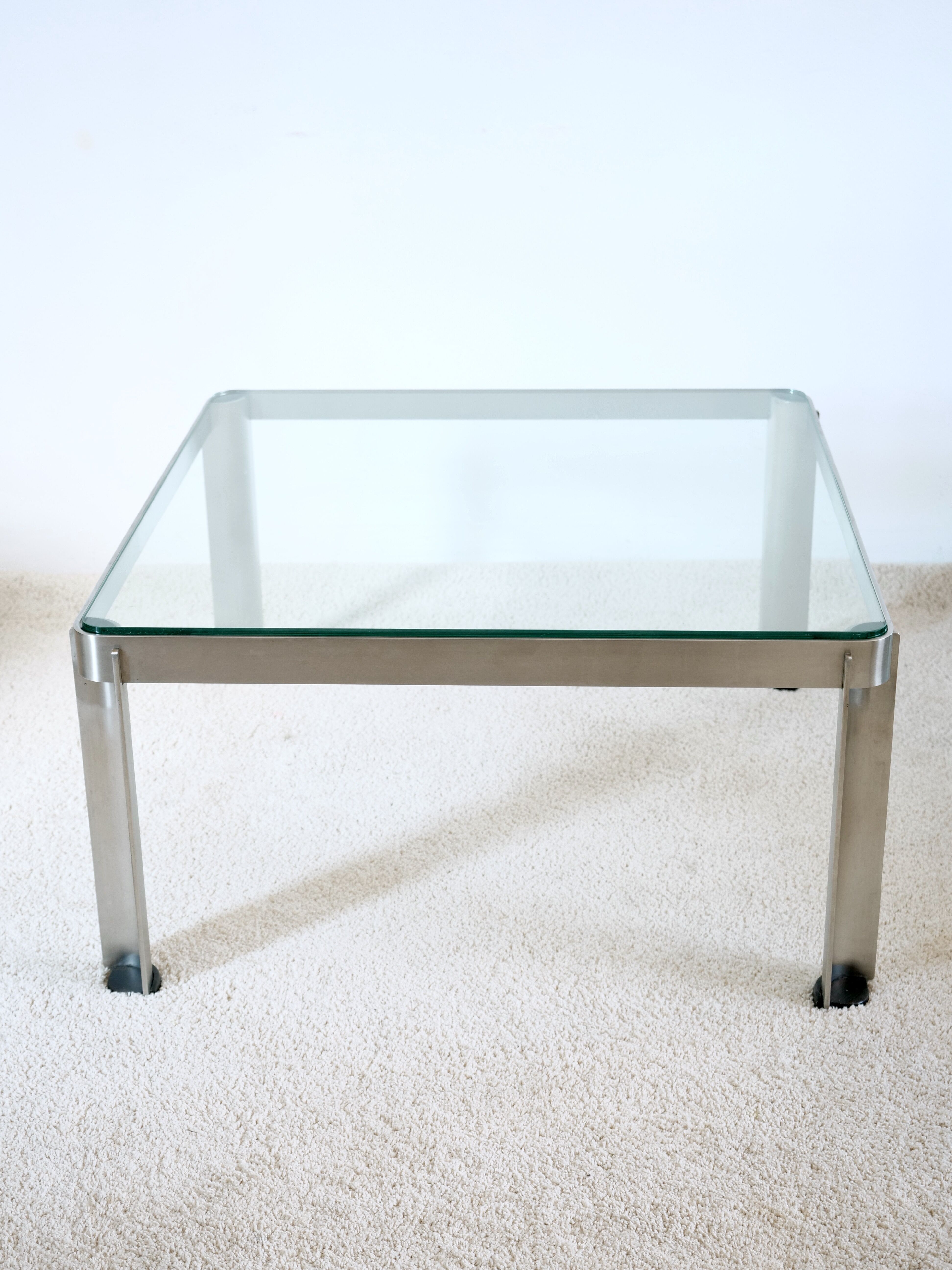 Coffee table model t113 by Osvaldo Borsani for Tecno 1975