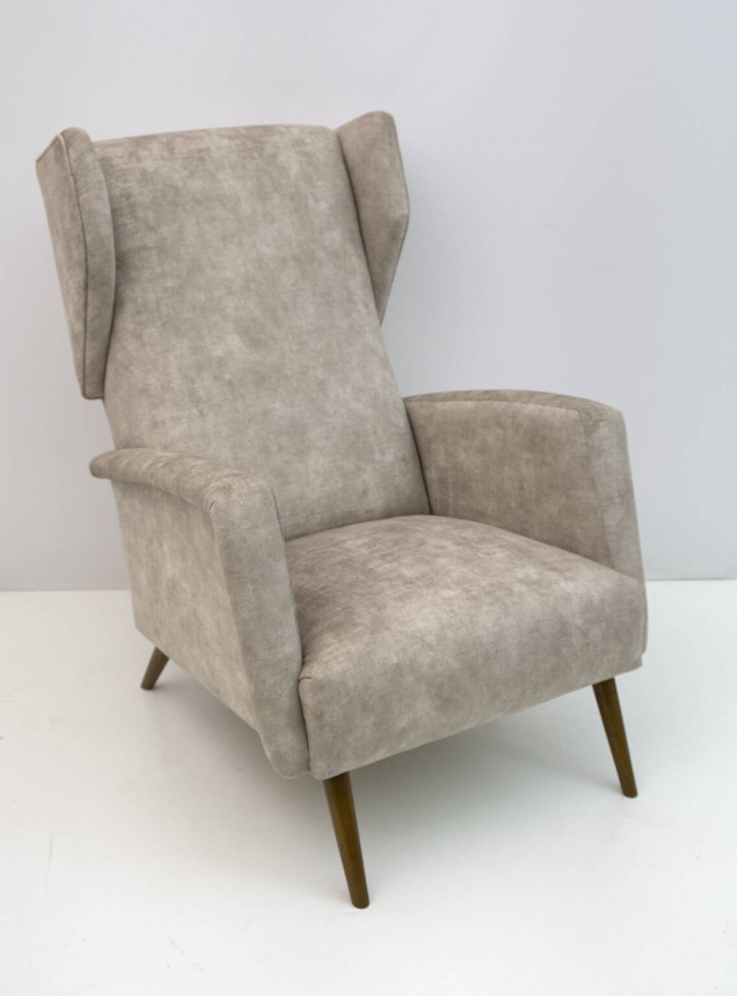 Pair of Gio Ponti Mid-Century Modern Italian Velvet "Alata" Lounge Chairs
