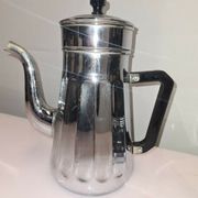 Cafetière , sucrier et pot à lait en fer