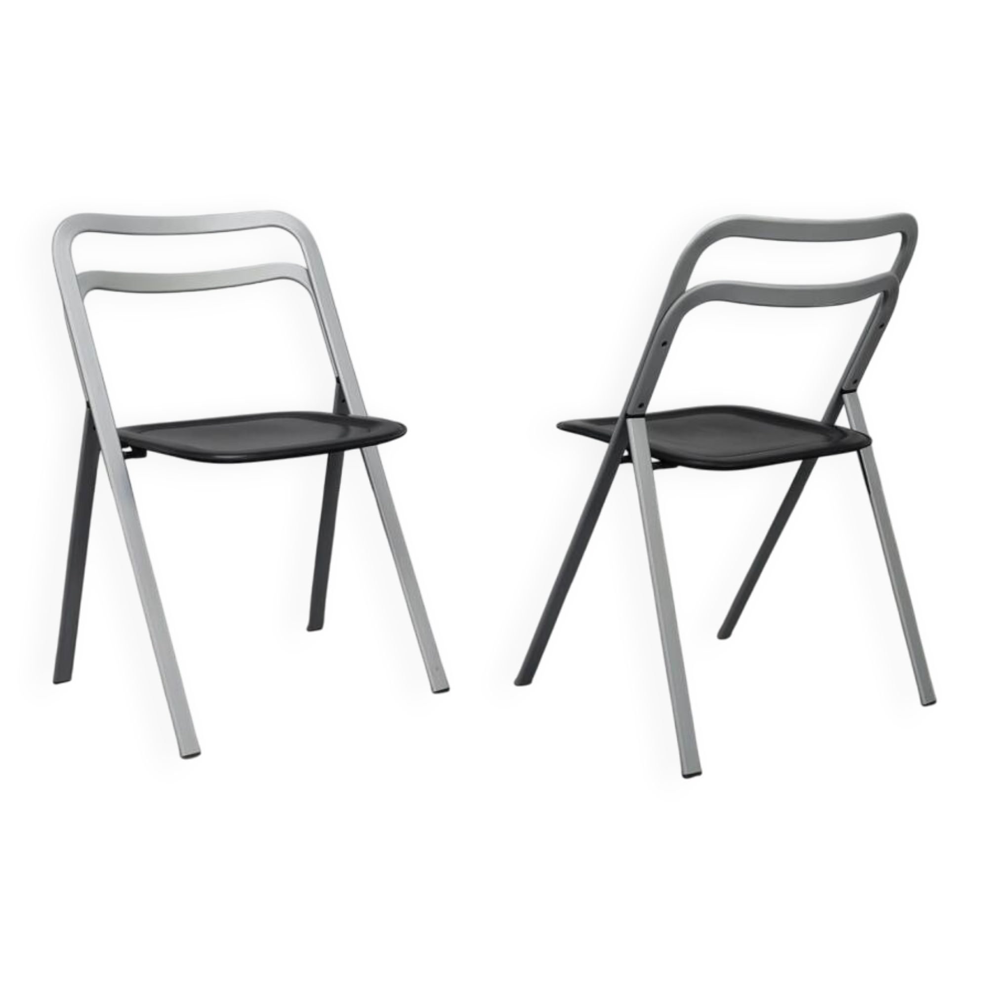 Giorgio Cattelan leather folding chairs for Cidue, Italy, 1970s.