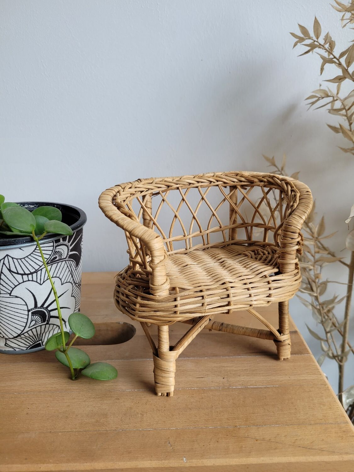 Sofa for rattan dollhouse