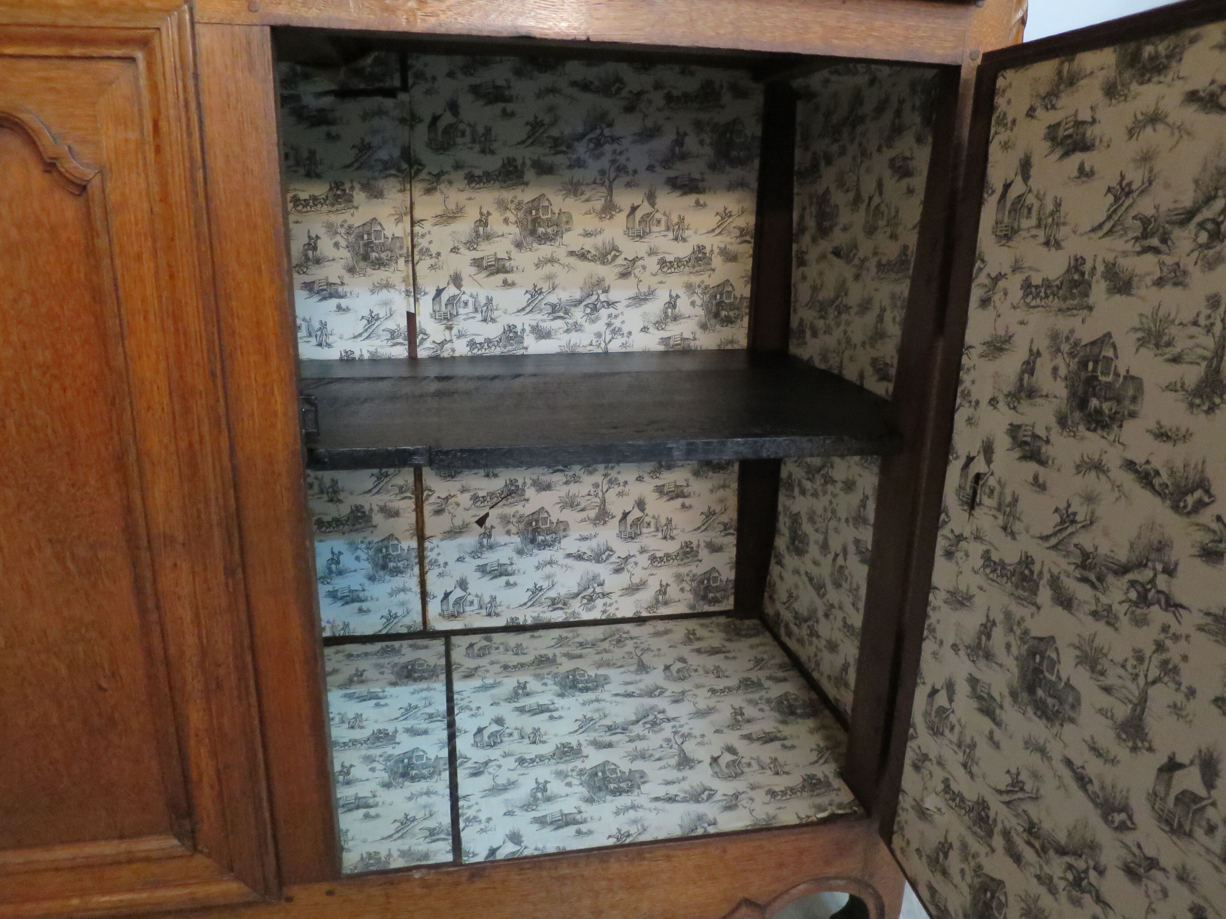 High sideboard in solid oak