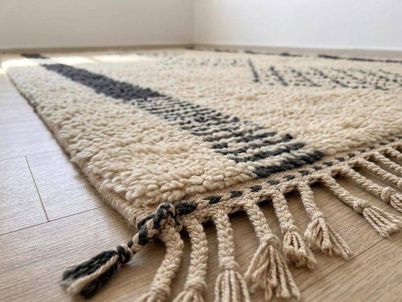 Handmade traditional Beni Ouarain rug size 150/250 cm