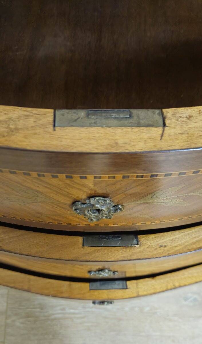 Lady's curved commode in Louis XV style, inlaid with marble – 19th century