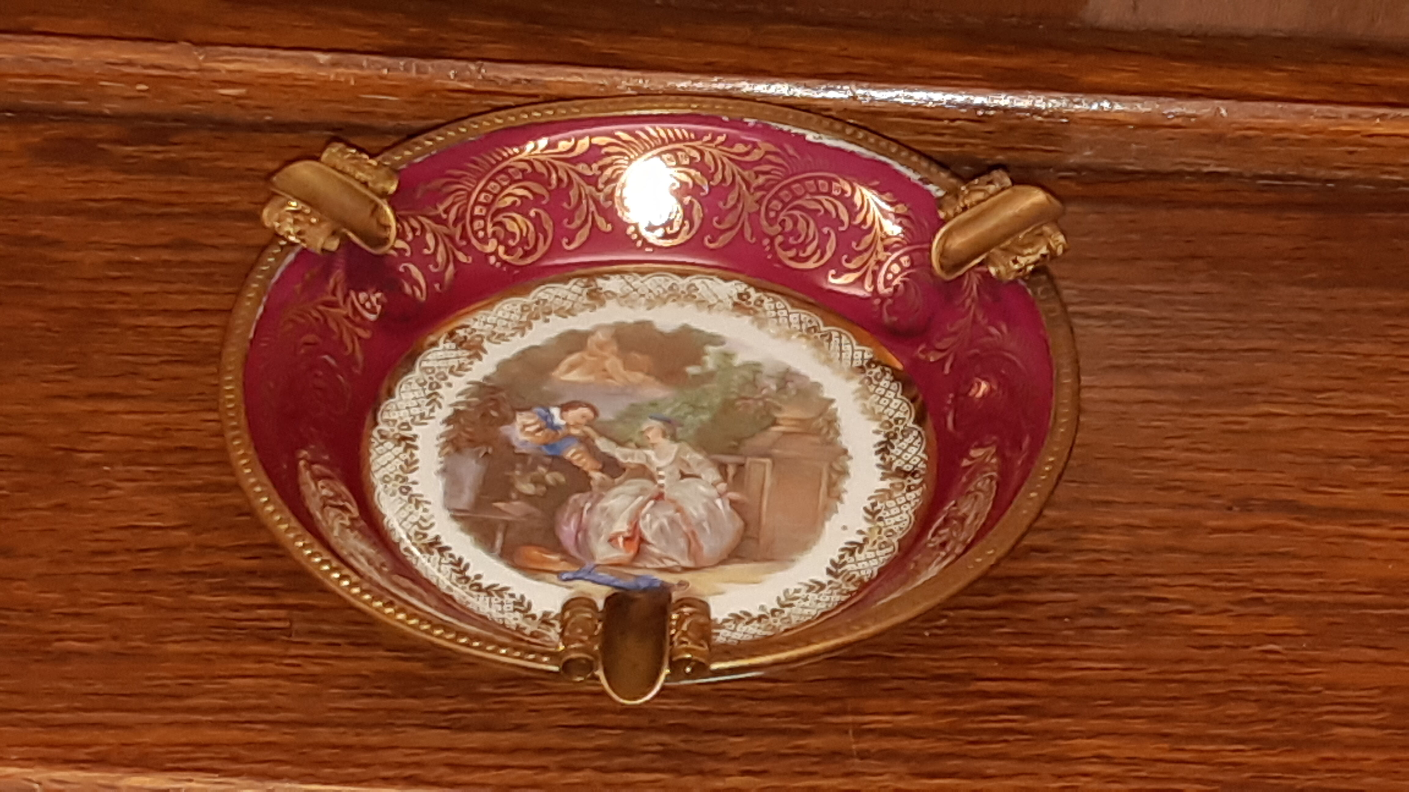 Antique ashtray in Limoges art porcelain and bronze frame