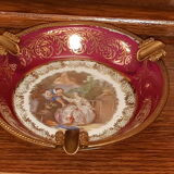 Cendrier ancien en porcelaine d'art de limoges et monture en bronze