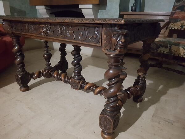 Bureau table louis xiii