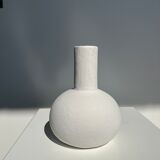 Handmade soliflore drop vase in terracotta painted white h:20 d:15
