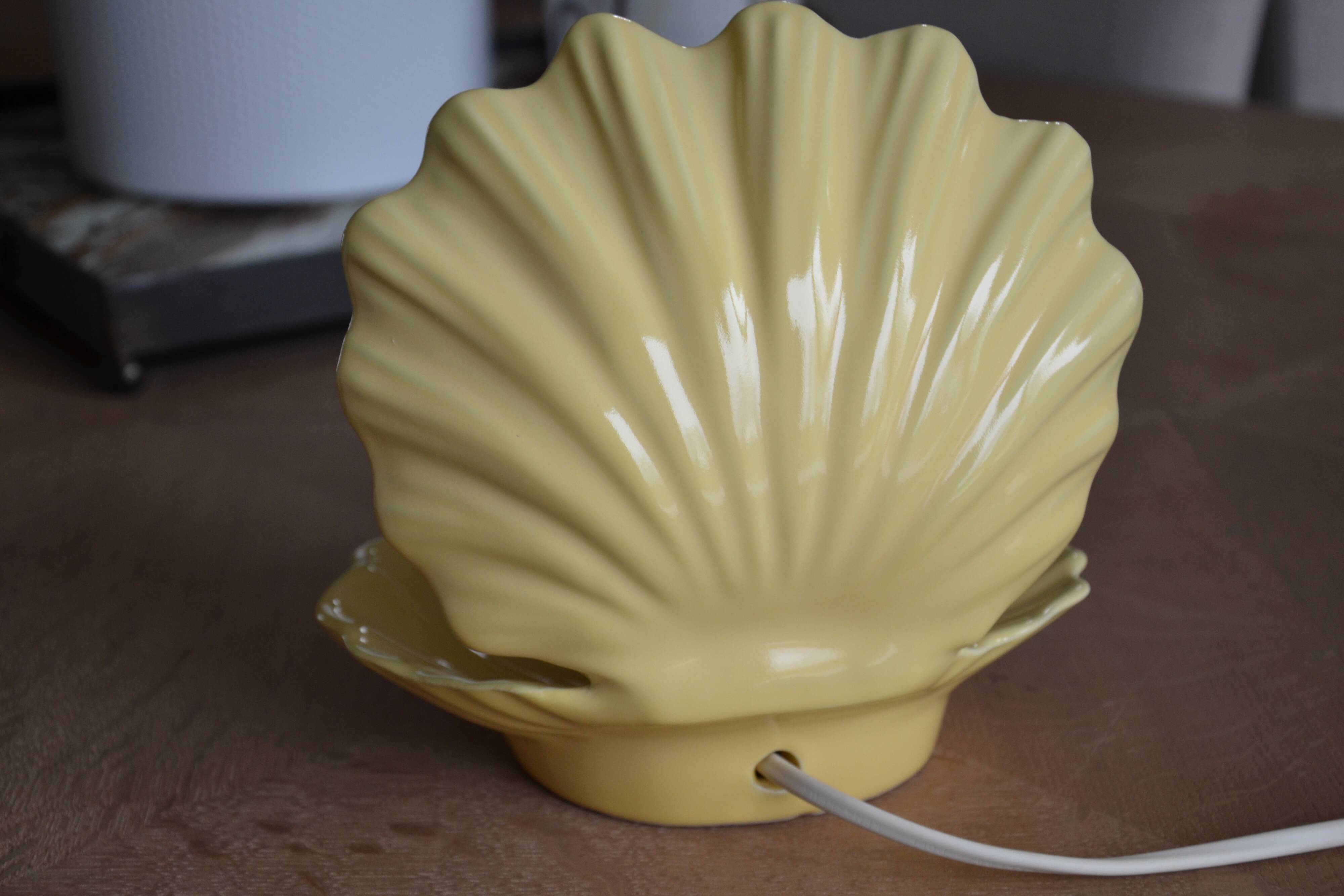Porcelain and opaline shell lamp from the 70s-80s