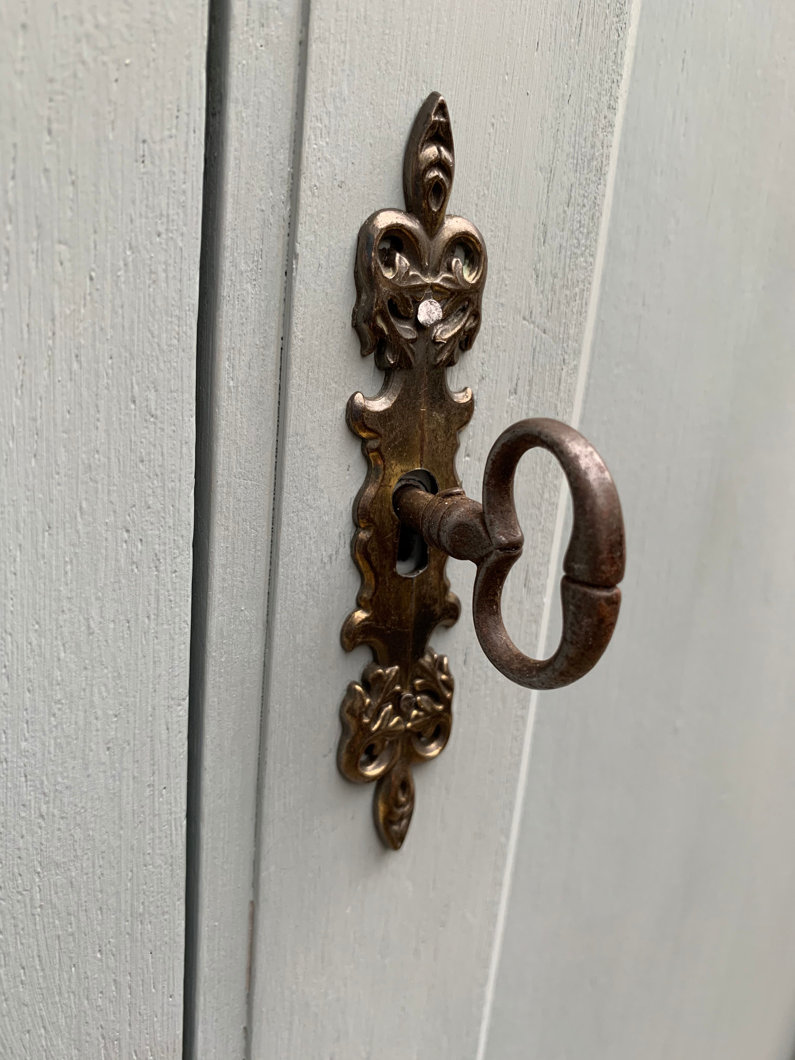 Parisian buffet green grey