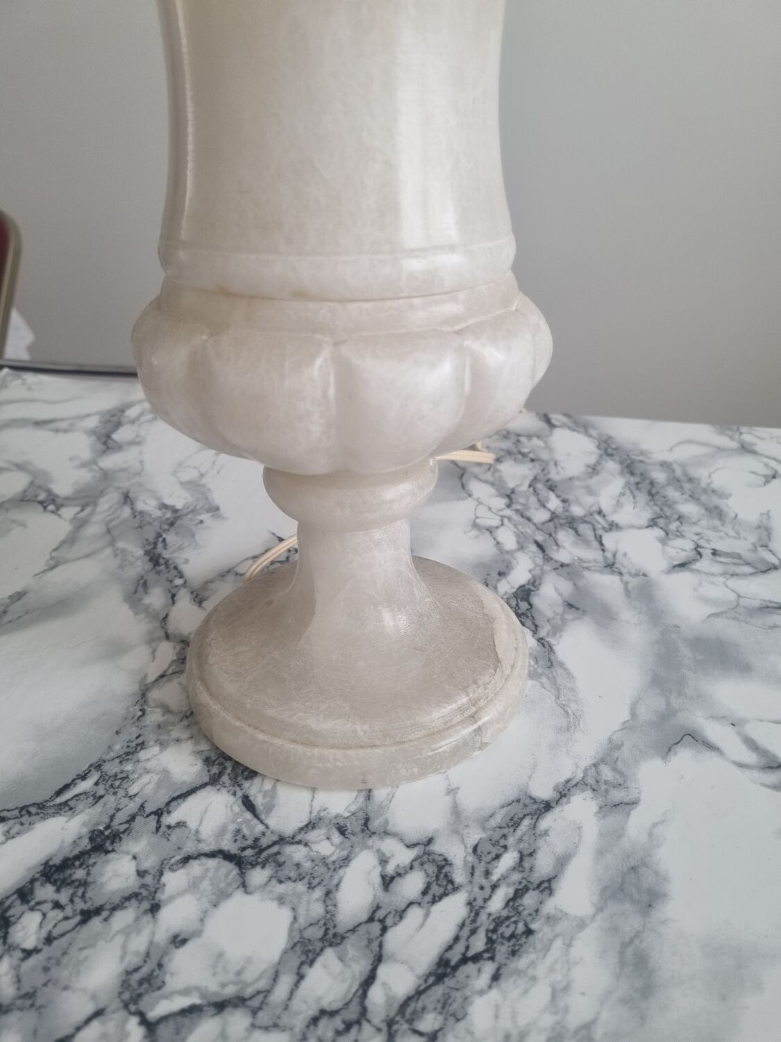 Lampe à poser en albatre vintage